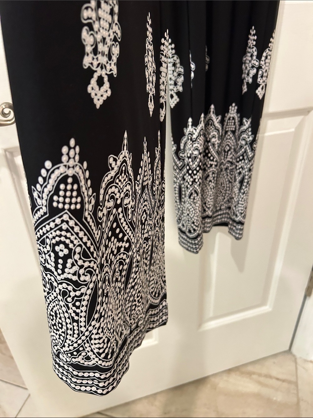 Roz & Ali Black and White Printed Palazzo Pants